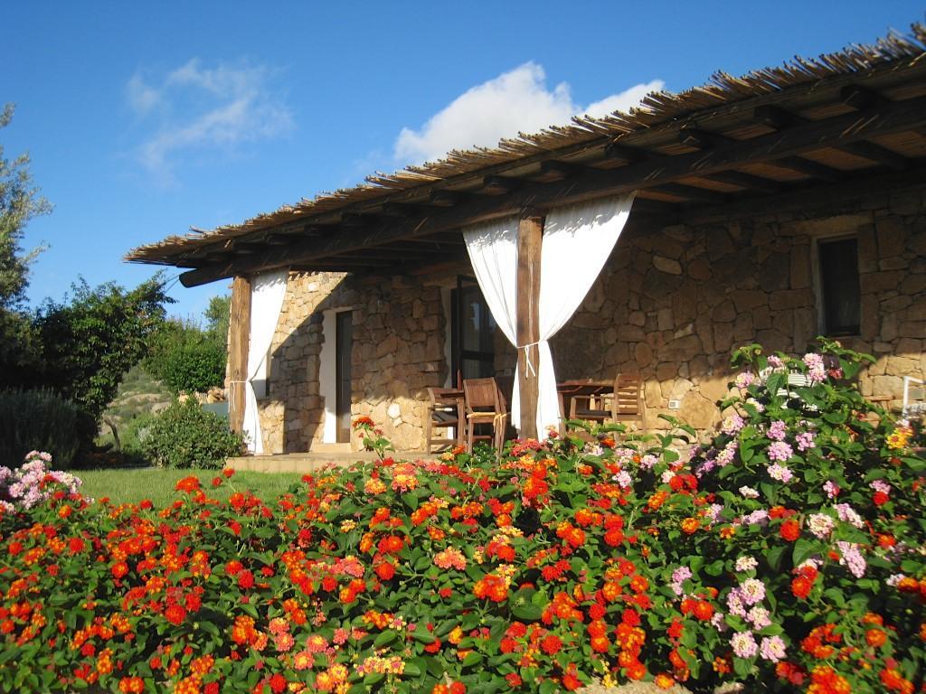 Le Tre Pietre Villa Baja Sardinia Exterior photo